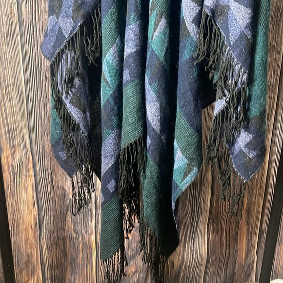 Bobbie Brooks Wrap - Picture 2 of 7